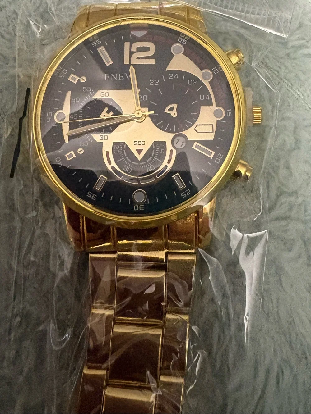 NEW- gorgeous, gold tone , black face, triple dial stunning, classic perfect gif